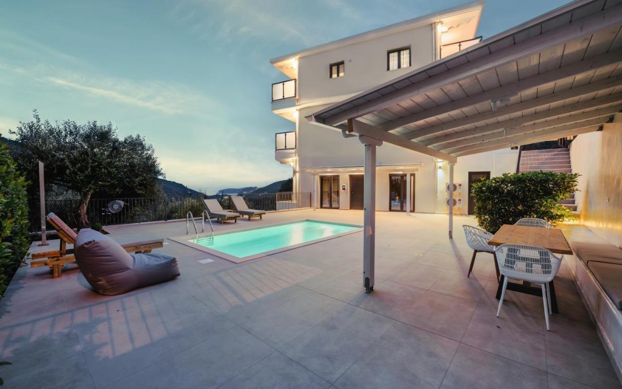 Suites Of Happiness Parga Exteriér fotografie